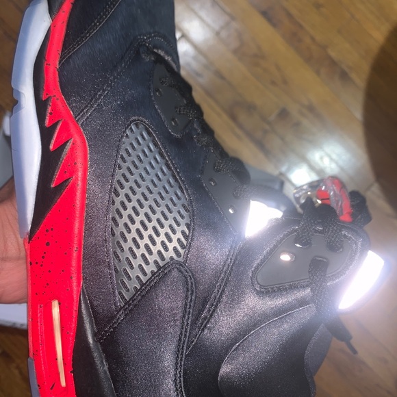 Air Jordan 5 Satin Bred - Picture 2 of 7